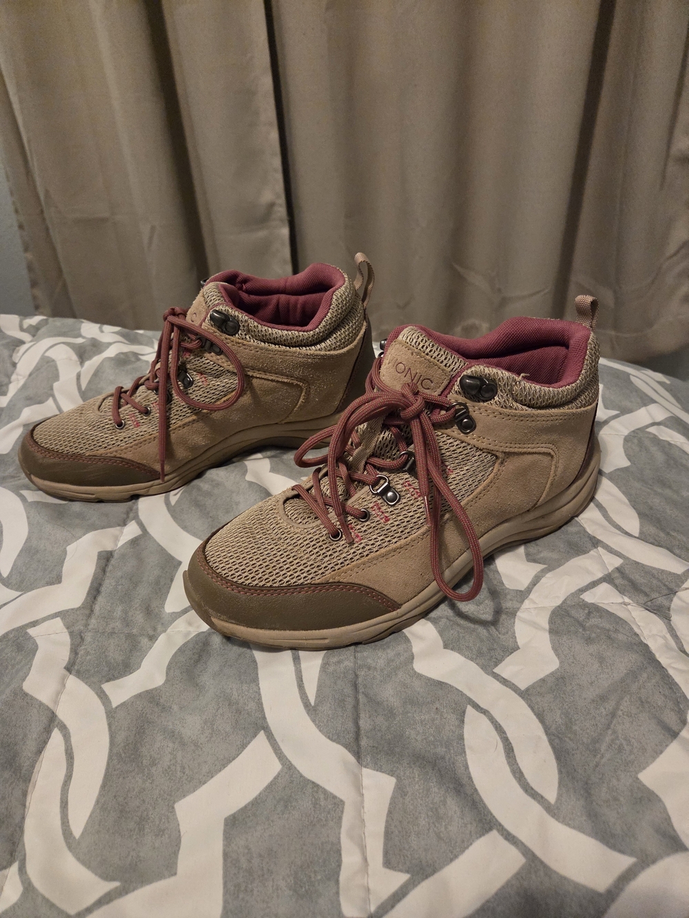 Vionic Tan Suede and Mauve Lace-Up Women's Hiking Boots-8.5 - Picture 4 of 8